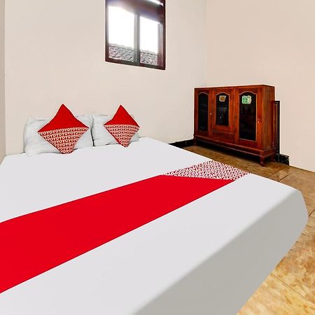 Oyo Homes 91134 Desa Wisata Tebing Lingga Trenggalek Экстерьер фото