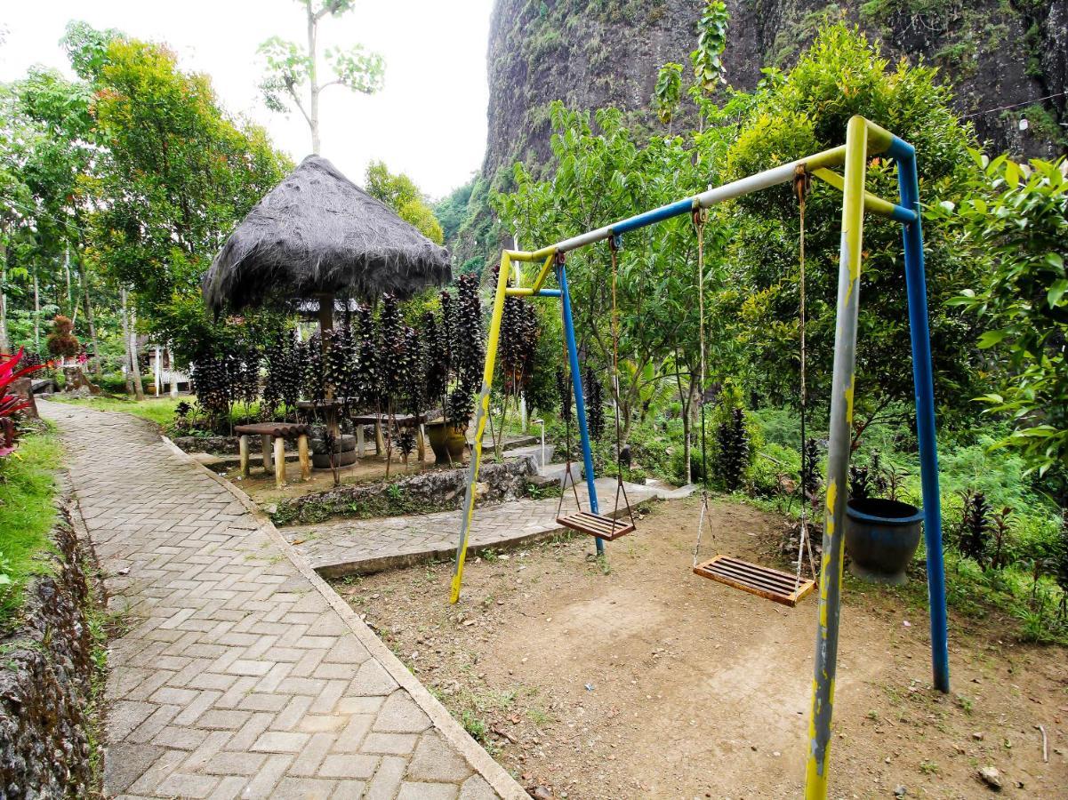 Oyo Homes 91134 Desa Wisata Tebing Lingga Trenggalek Экстерьер фото